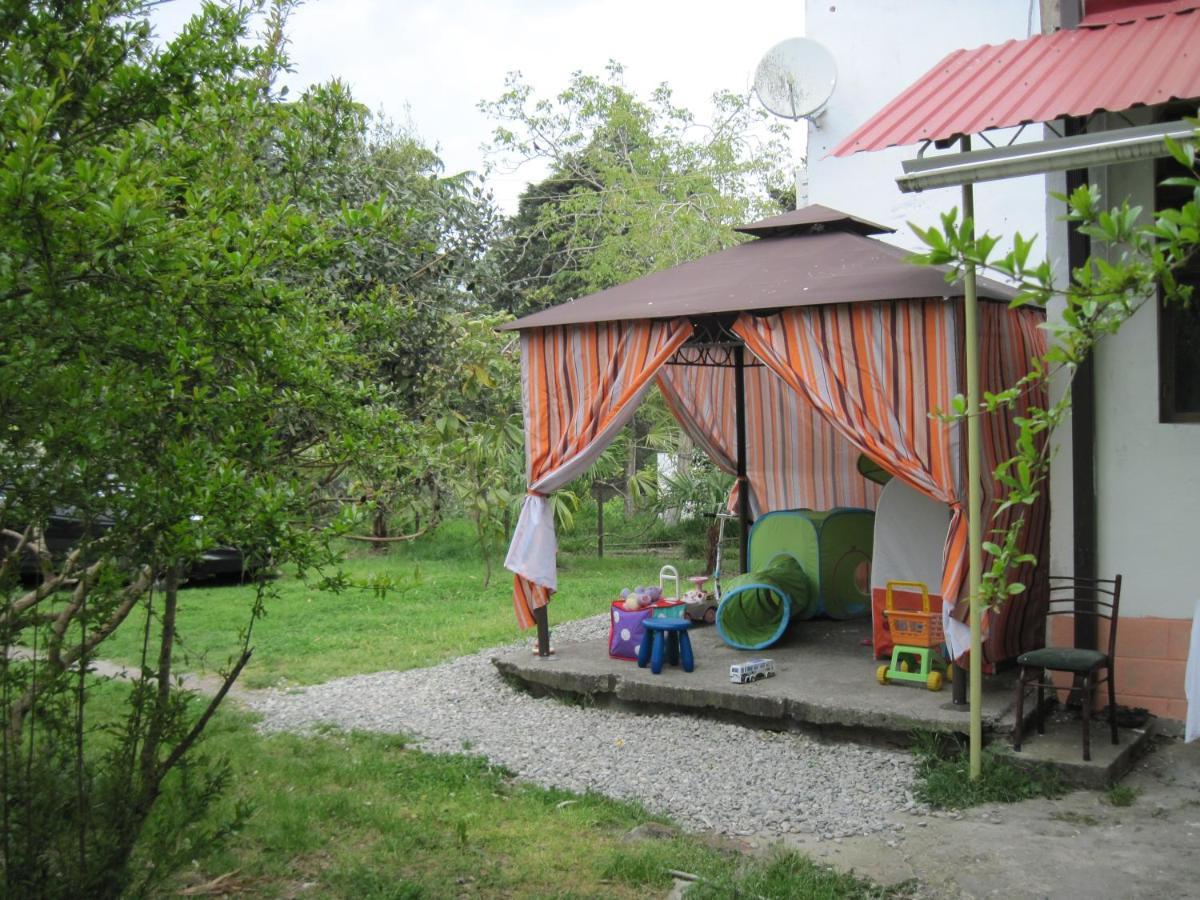 Guest House Inkit Pizunda Exteriör bild